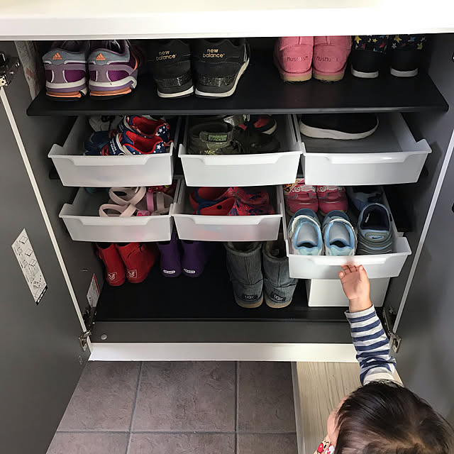 すぐできる！下駄箱のスッキリ整理術と便利な収納アイデア