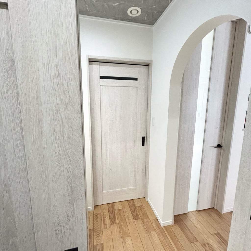 ベリティス 引き違い戸 しっくいホワイト ソフトクローズ 三方枠 引違い 上吊り 引き戸 引戸