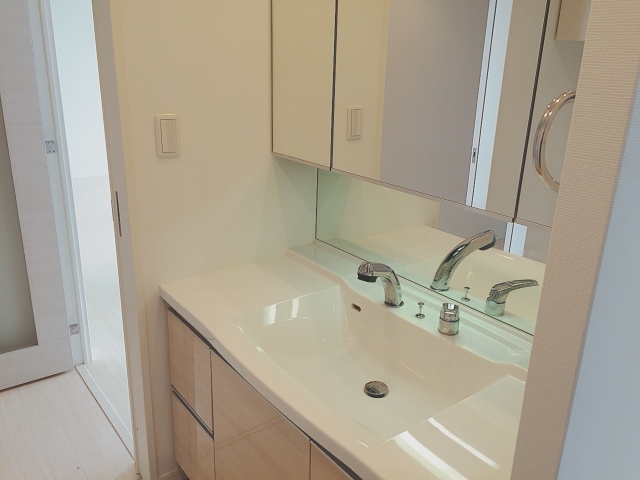 浴室乾燥機を活用した洗濯物の干し方のコツ。時間と電気代節約のテクニックもご紹介！浴室快適ブログ浴室暖房機の専門店すみーく