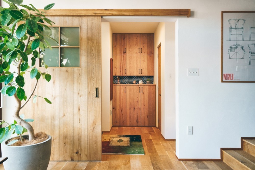 北欧スタイルのおしゃれな玄関アプローチの画像 75選 - 2025 年 10月Houzzハウズ