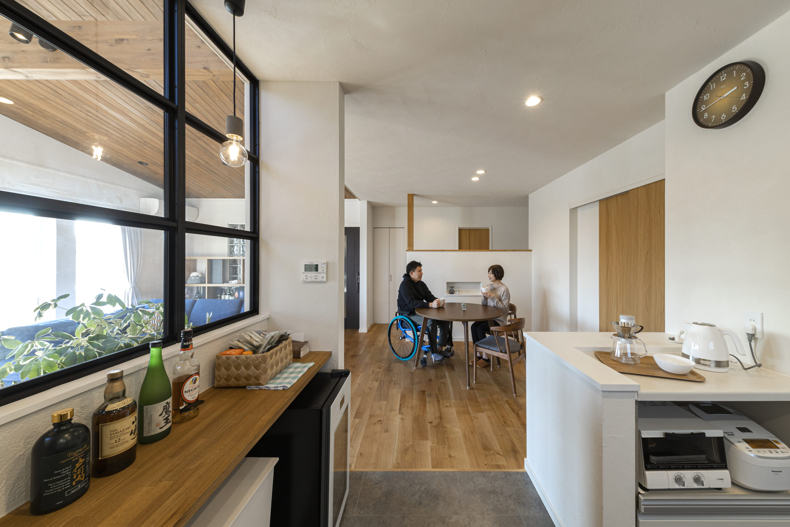 間接照明 ベース型ペンダントライト 8畳・全2色 照明のライティングファクトリー