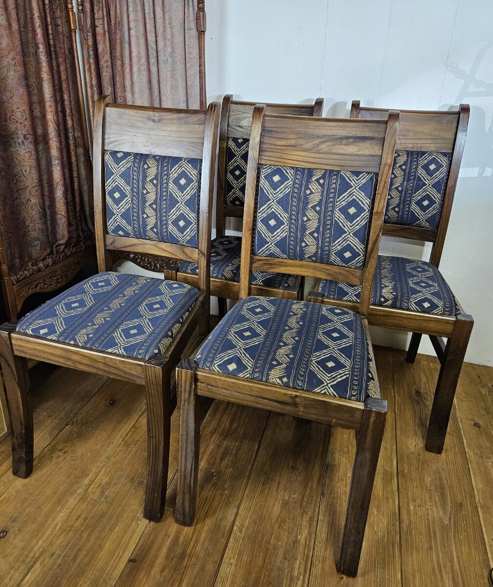 和室色々 古民家風、和モダン、純和風 どんなインテリアにも馴染むのが自然素材の良さです。板間のリビングから移動して、ちょっと寝転んで本を読んだり、客間にしたり。用途も広がります。Various Japanese-style roomsOld folk house style, Japanese modern style