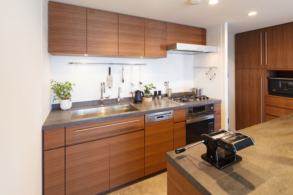 ダイニングキッチン 団地・賃貸の狭い壁付けキッチンのレイアウト術！12畳LDKで検証