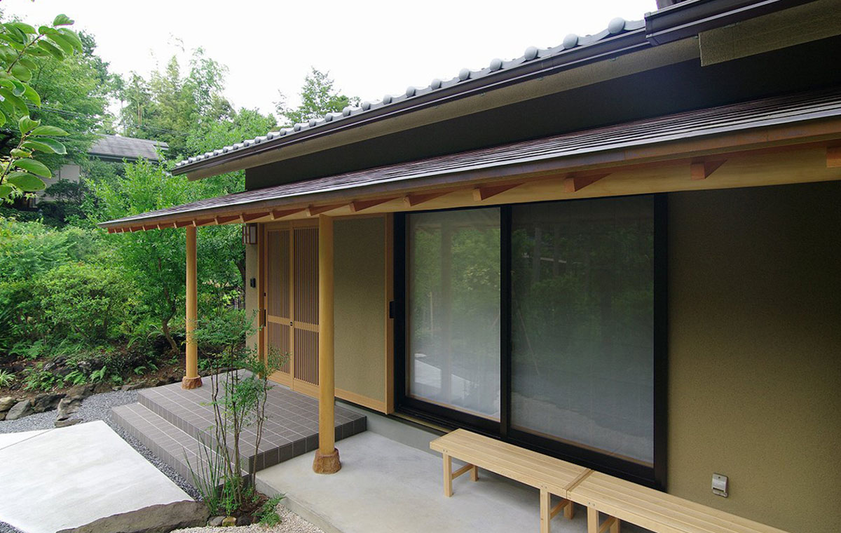 玄関ポーチに屋根をつける 気になる疑問やタイプ別特徴、おしゃれな施工実例を解説デザイン・性能、価格にこだわった注文住宅 千葉で家を建てるならクレアカーサ