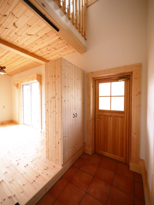 玄関入ってすぐキッチンやリビングがあるアパートの目隠し・仕切りアイデアイエコレクション iecolleインテリア、雑貨情報が満載のWEBメディア