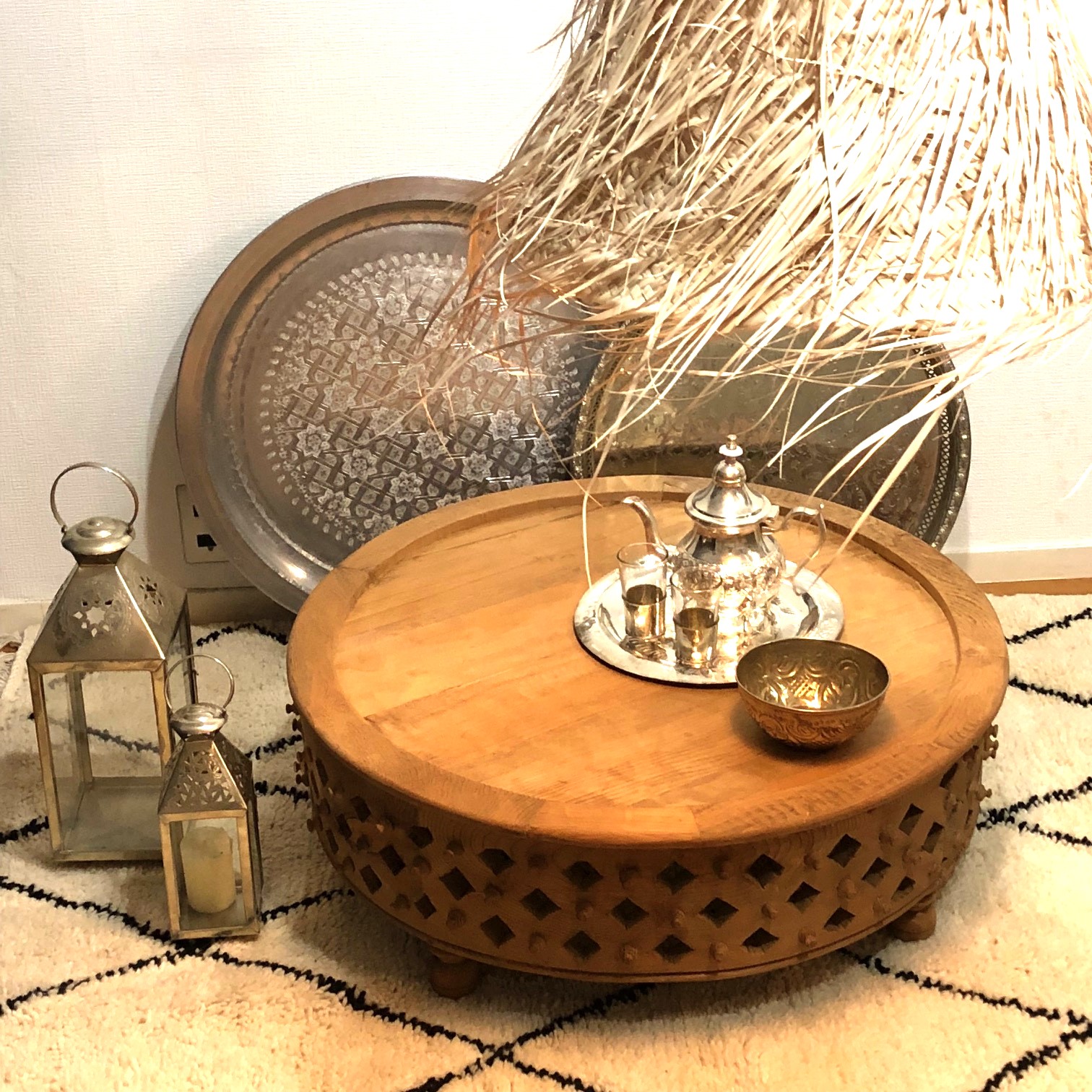 モロッカンスタイルの魅力的なリビングルームツア