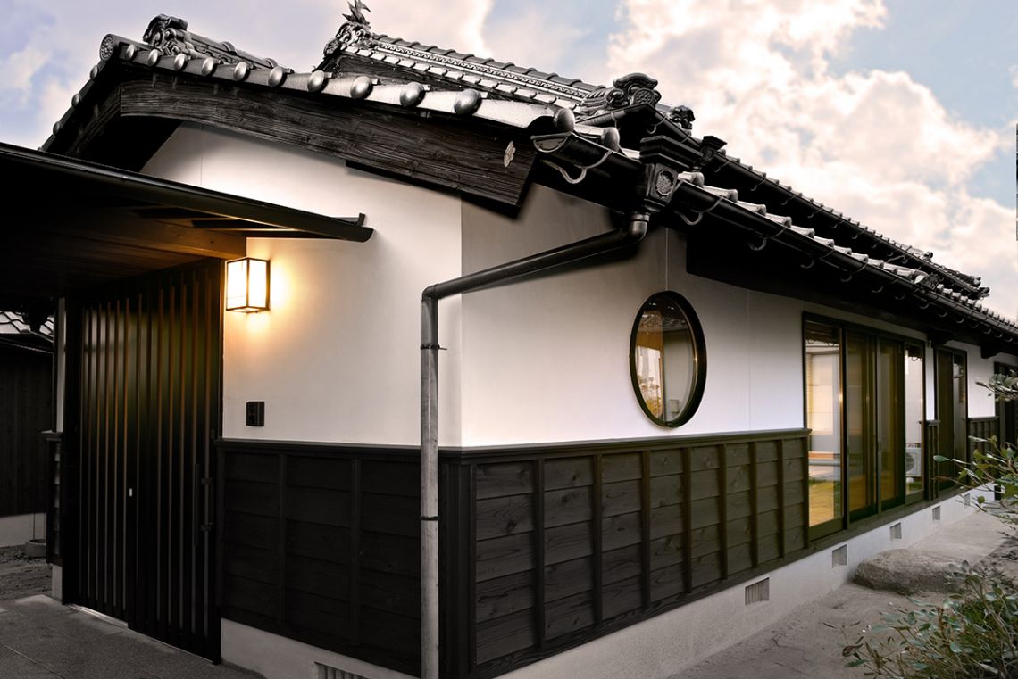 築100年古民家リノベーションオフィス、大きなテラス、庭フィールド建築設計舎の建築事例SuMiKa