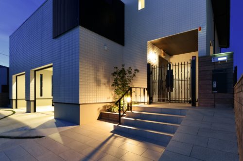 すてきな玄関アプローチをつくりたい - かわいい家photo