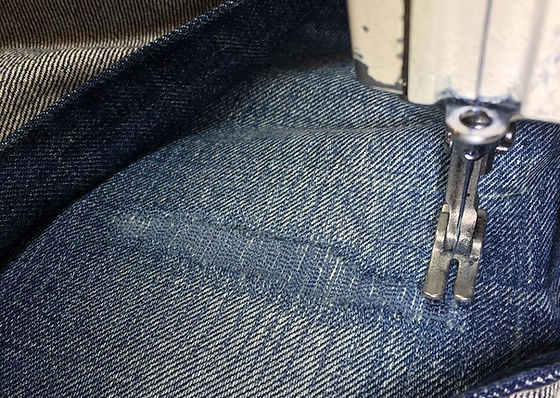 スーツの穴をミシン刺しで補修ミシン刺し