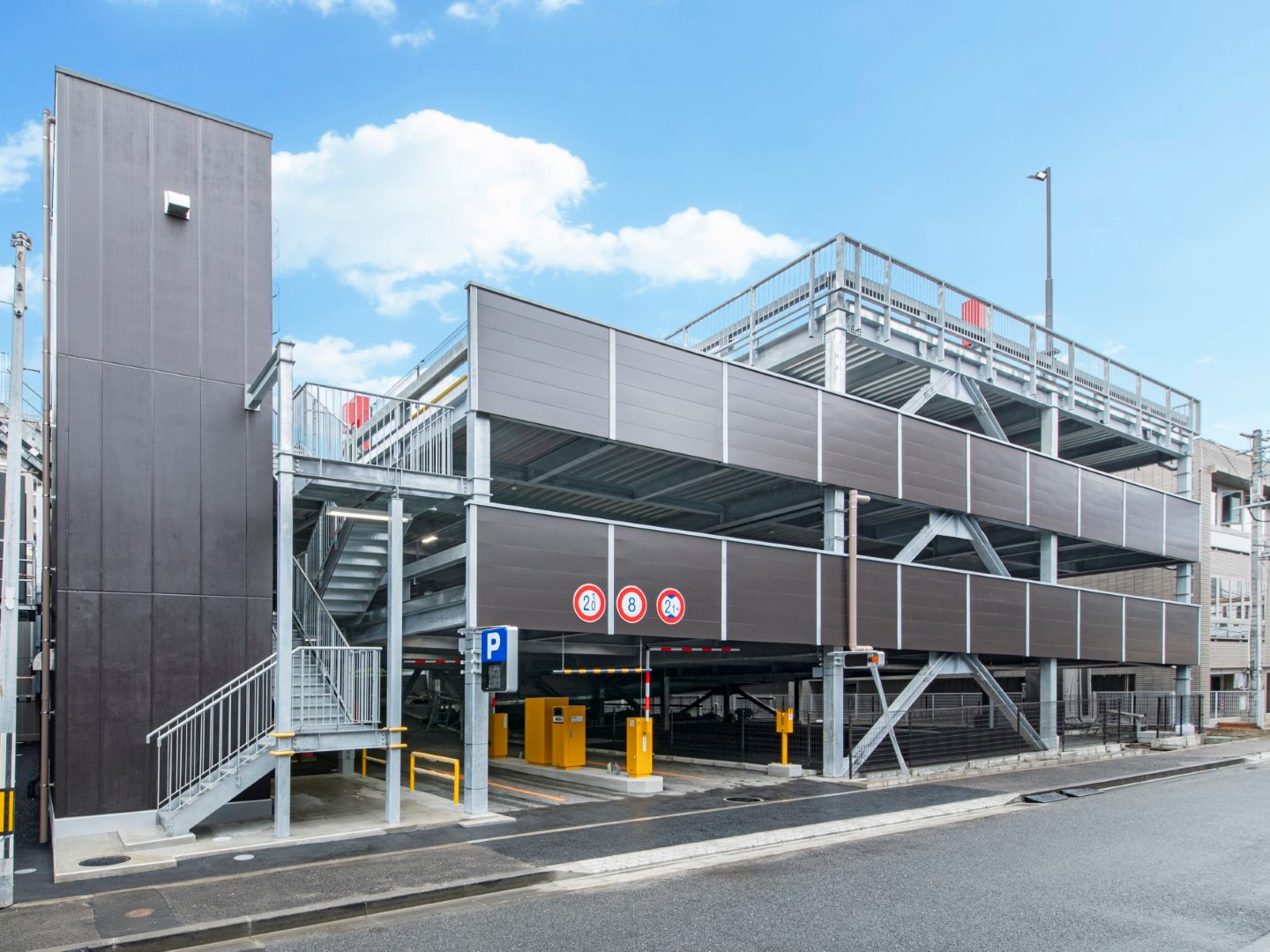 2層3段駐車場自走式立体駐車場の代名詞 メタルパークJFEシビルのシステム建築事業