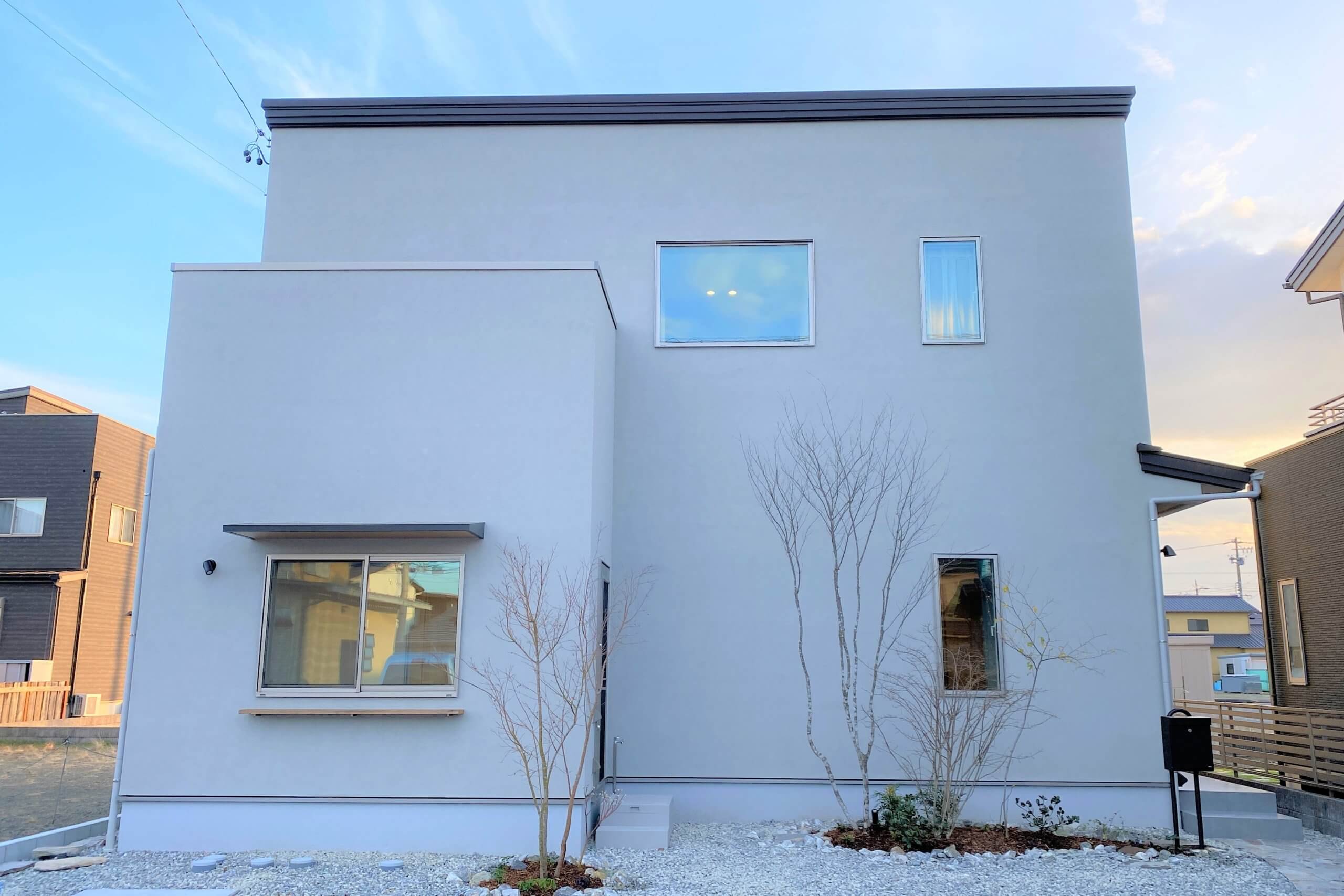 黒×グレー×木の家価格・施工実例東海４県No.1ビルダー・クラシスホーム