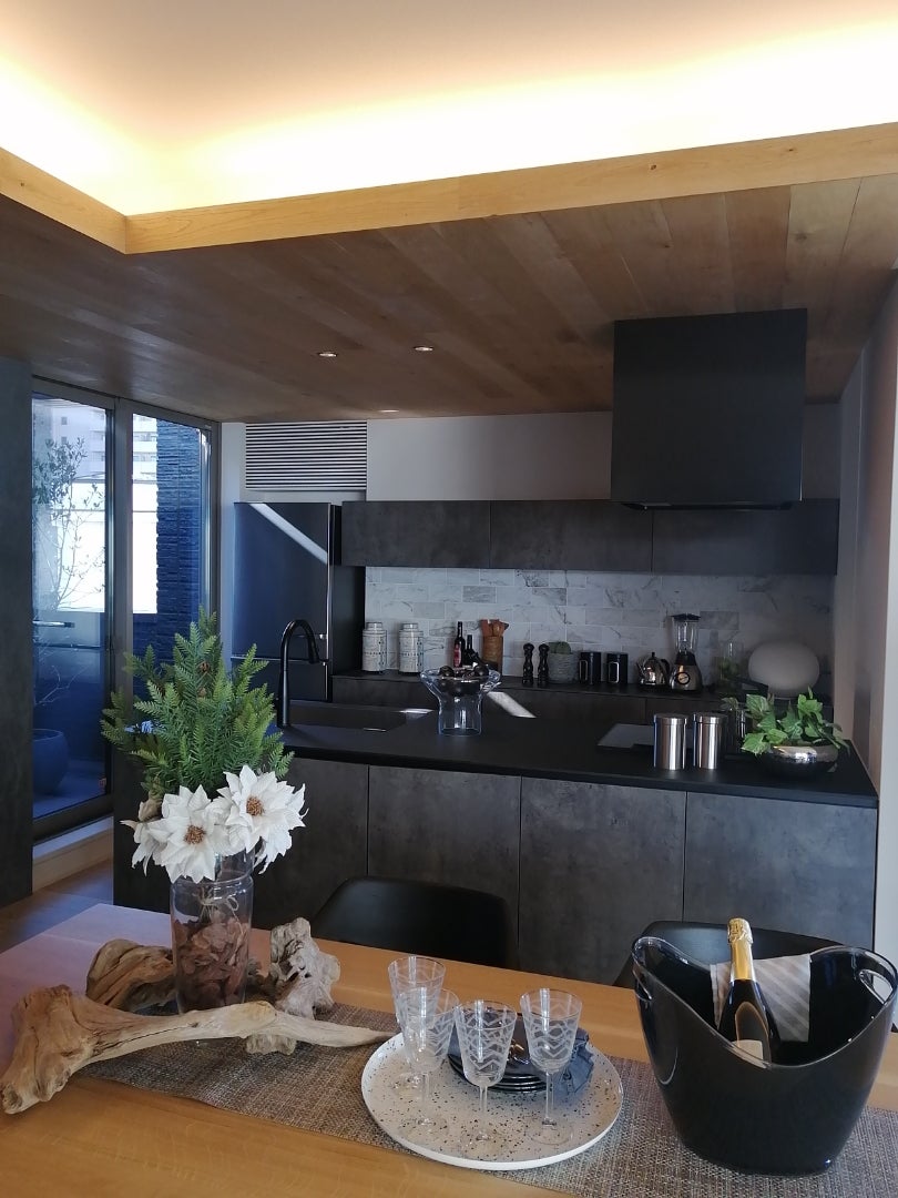 風水 キッチンの色で運気を上げよう。方角別・気軽にできる開運のヒントfolk