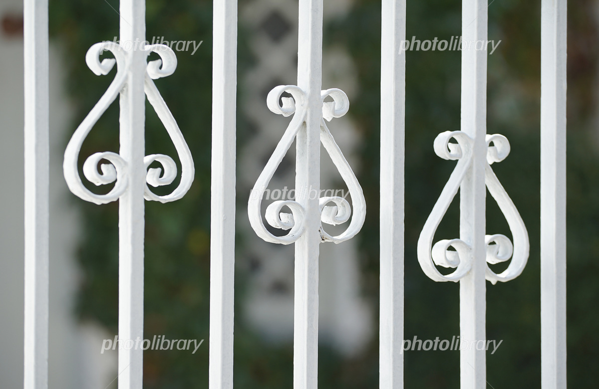 猫脱走防止フェンス 犬 柵 ペット フェンス 赤ちゃん フェンス ペット 柵 - 屋外の引き込み式の庭の柵、 屋内バルコニーパーティAmazon.co.jp: Puhang ペットゲート 猫 脱走防止 扉 ペットフェンス ベビーゲート高さ170cm 半自動ドア 磁石ロック3.5cm 柵間隔 バリア