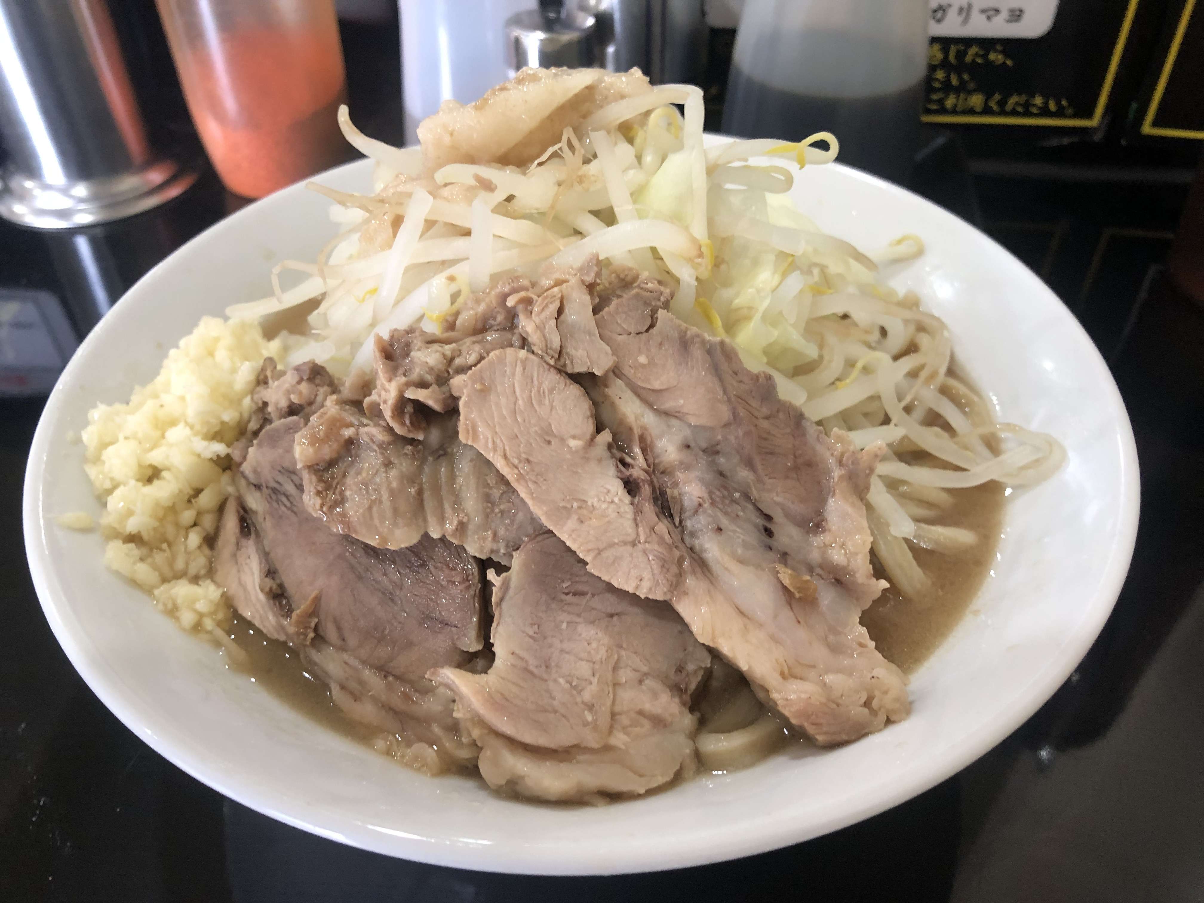 中央林間店 濃厚煮干ラーメン始まりました。 奨TASUKUのスープに相性抜群の厳選した煮干しを合わせました。 