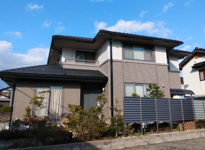 青を基調とした配色がお洒落な大和ハウス住宅の屋根外壁塗り替え！ 名古屋市天白区 ：施工事例名古屋市で外壁 塗装、屋根塗装なら東海工芸施工実績8000棟