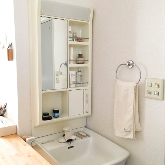 賃貸DIY 古くて狭い洗面所を明るくスッキリホテルライクに！ビフォーアフター完成編 : MAIKOStyle
