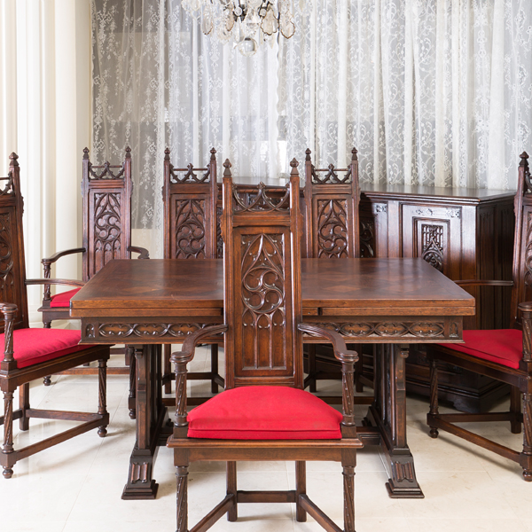 ゴシック調インテリアで作るゴス部屋！コーディネート術を紹介します – FAVORRIC