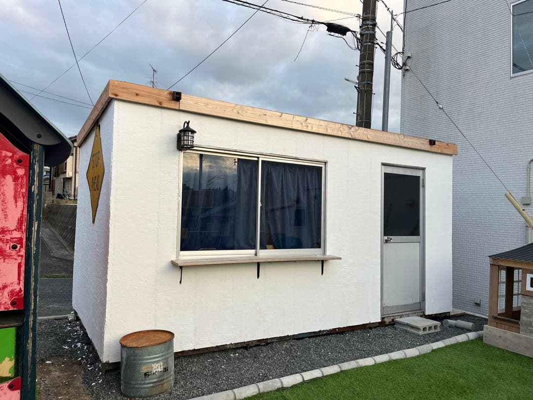 即見積・業販可能 現場組立 プレハブハウス コンテナ ログハウス 6ｍ幅ガラス付き