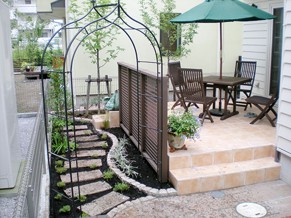 タイルテラス土間の寸法と構造兵庫県姫路 サンリブ