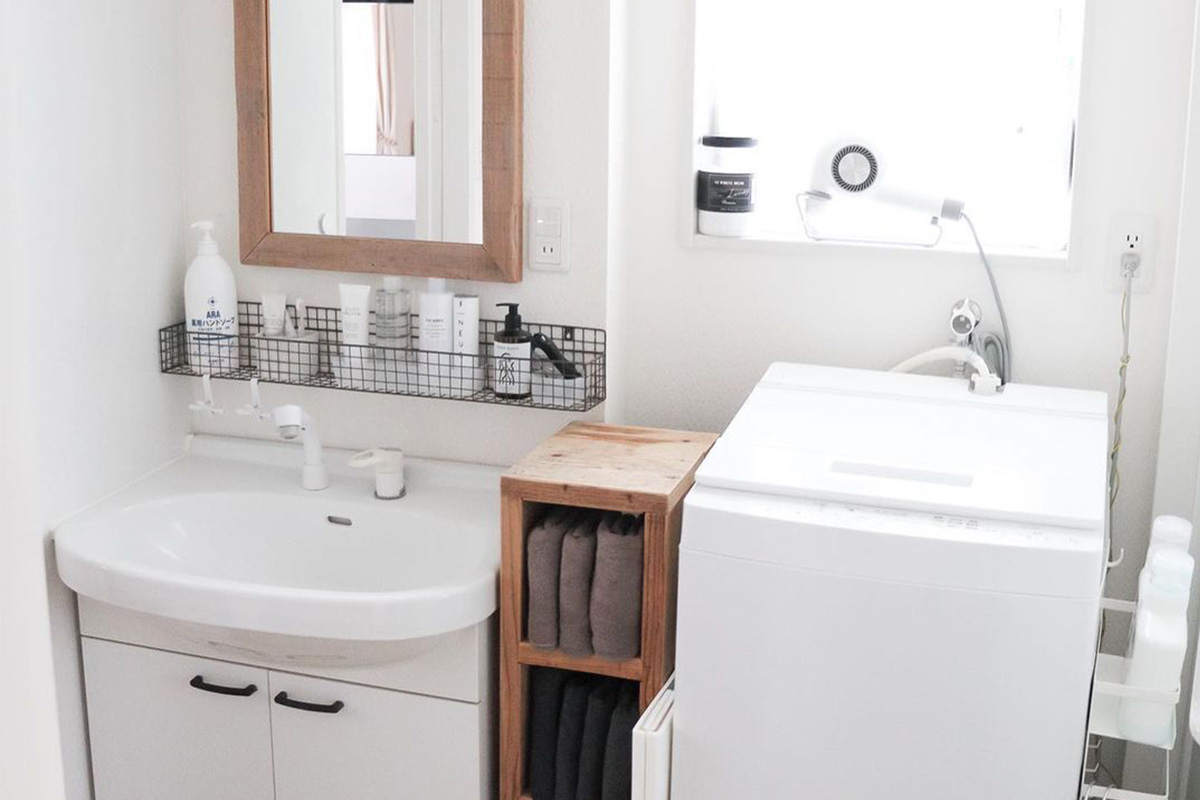 造作洗面所 ニッチ棚・洗面台下の収納アイデアを実例で紹介 - 平つく