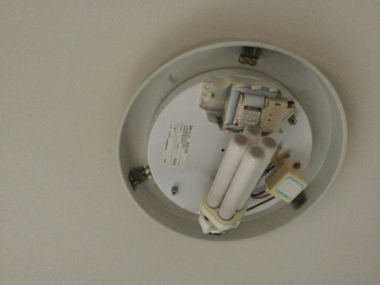 Panasonic パナソニック 小型LEDブラケット 白熱電球25形1灯器具相当 電球色：LGB81438 : 照明器具のCOMFORT - 通販- Yahoo!ショッピング