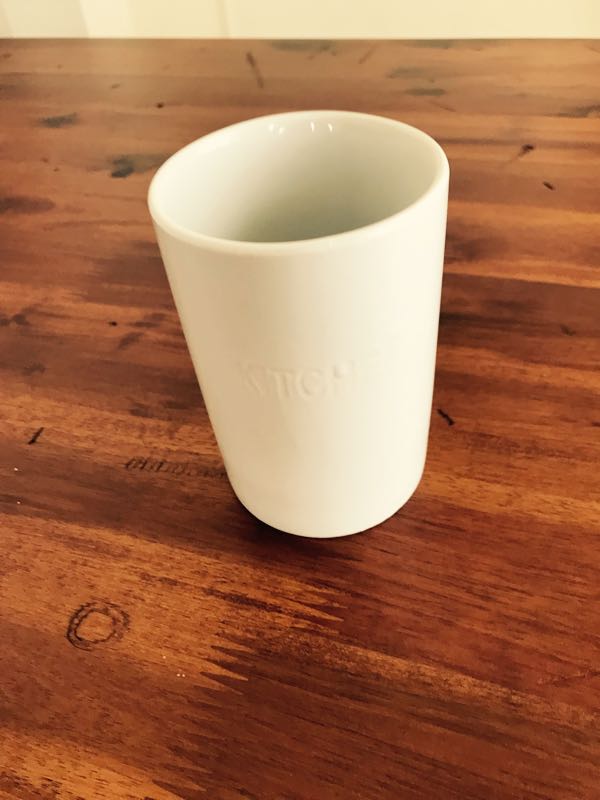 セリアの100円“お玉立て”が優秀！地味だけど便利なキッチングッズ4選 « 女子SPA