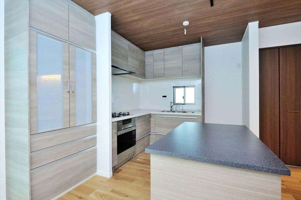 この天井って板張り？ 木目柄のクロス？長野県伊那地区の注文住宅編 – LHOUSE