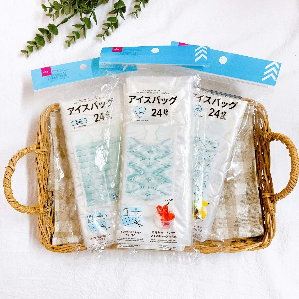 インスタで話題 ダイソーのアイスバッグで氷を作ってみた！🧊 - YouTube