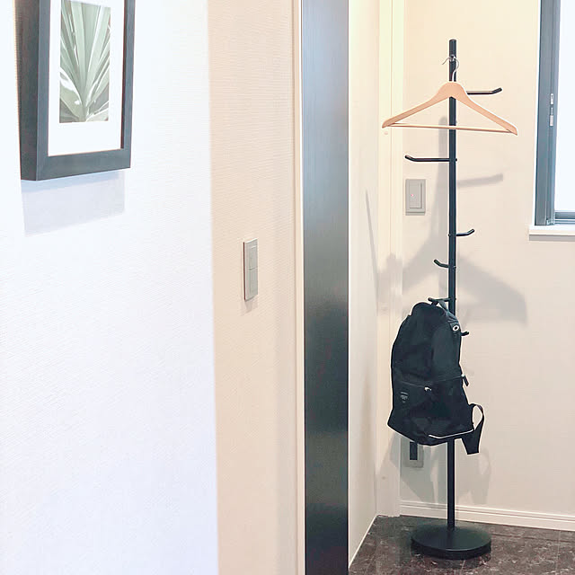 鞄の収納に便利♪頼もしいポールハンガー&ハンガーラックRoomClip mag暮らしとインテリアのwebマガジン