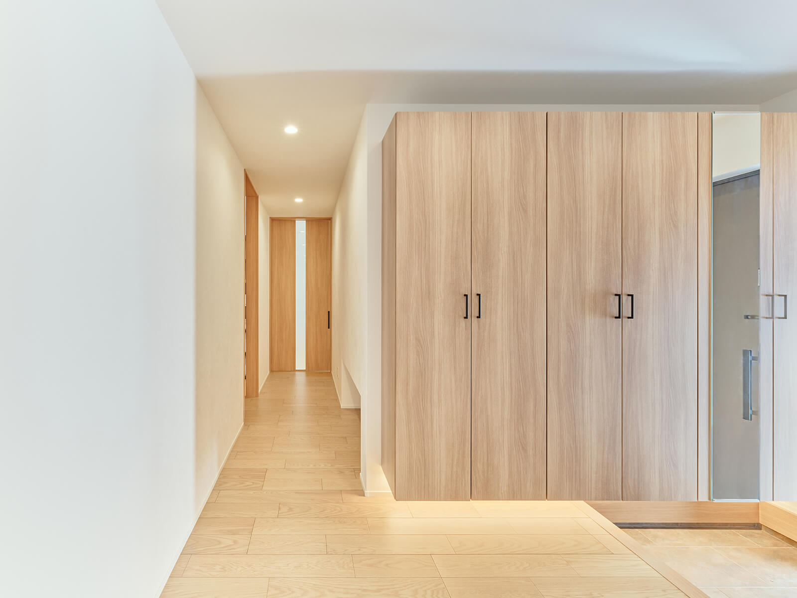 TOP5を発表！ドアの色柄ランキング ドアの色柄の 売れ筋ランキングを公開します！ 人気のドアとぴったりの床材の コーディネートとポイントをご紹介✨ぜひ参考にしてみてくださいね。ベリティスドア床床材建具空間コーディネート ※ドアデザイン 形状 は