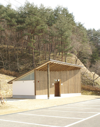 伊勢町公衆トイレ - 空間デザイン事例 - デザイン情報サイト JDN