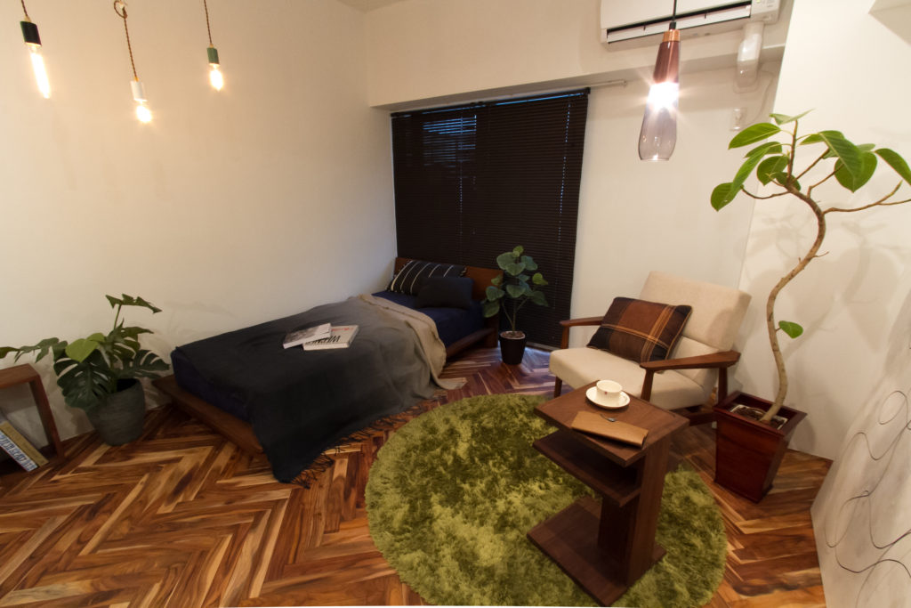 一人暮らしにソファはいらない？理由や代わりになるグッズを解説