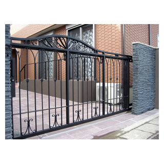 ロートアイアンの門扉 シンプル・大型ロートアイアン工房 鍛鉄atelier Ｋ-plus ロートアイアン工房 鍛鉄atelier Ｋ-plus