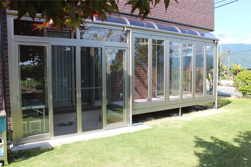 サニージュF型600 床納まり ランマ付き-サンルーム・テラス囲いならサンフィールド