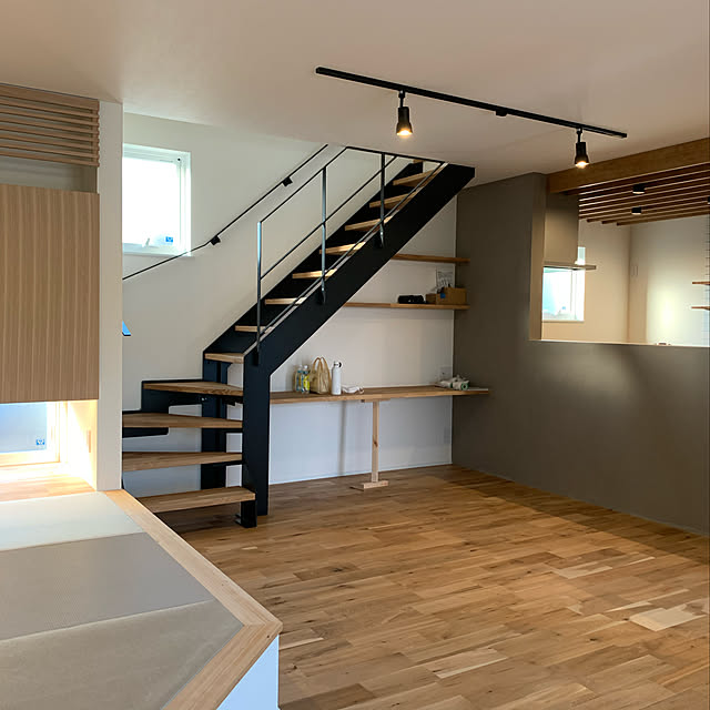 階段下のおしゃれな活用アイディア＆センス溢れる階段インテリアの実例集folk