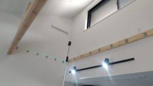 吹き抜けの転落防止にネットを購入して取り付けたよ～完全オーダーでぴったり張れた。パッシブデザインのおうちログ