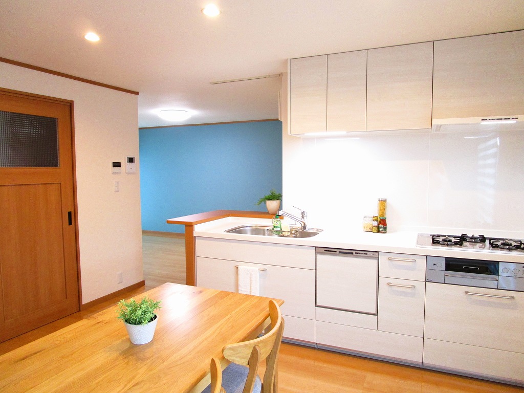 日本製 鏡面 食器棚 キッチンボード 完成品 100cm メタルユニットシェルフ 家具・インテリアの通販Rafila ラフィラ