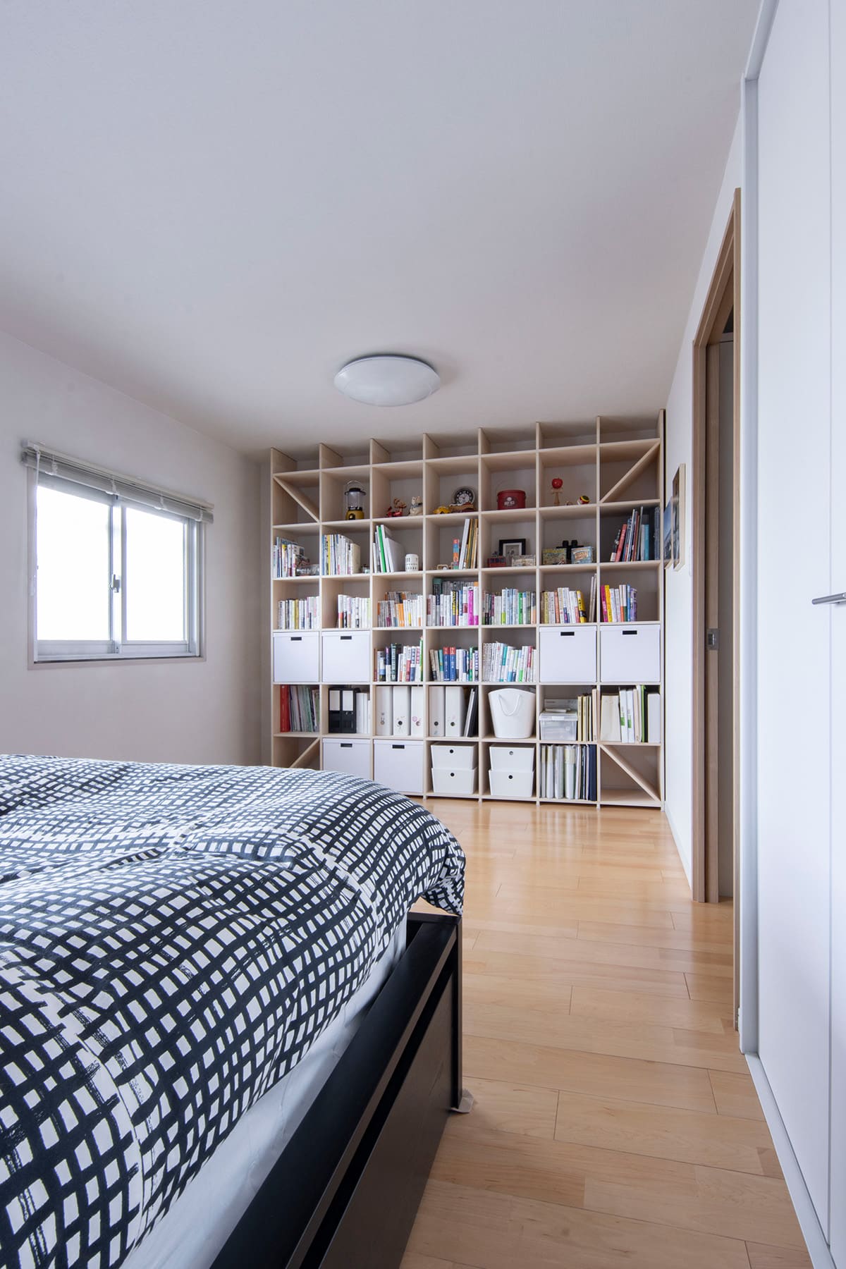 LAMP ラプコンシリーズ 格納ベッドスガツネ工業