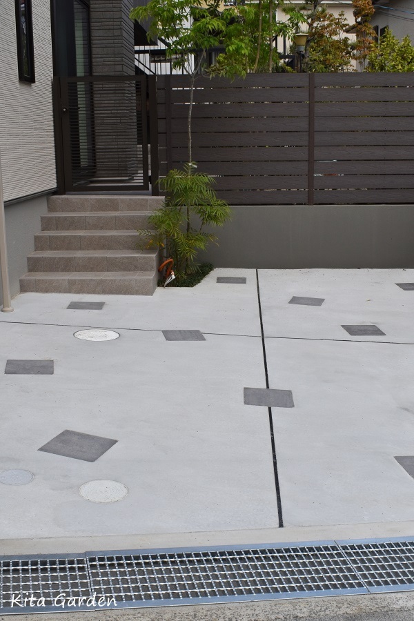 おしゃれでコストを抑えた駐車場づくりの4つのアイデア - GardenJournalGarden journalガーデンジャーナル