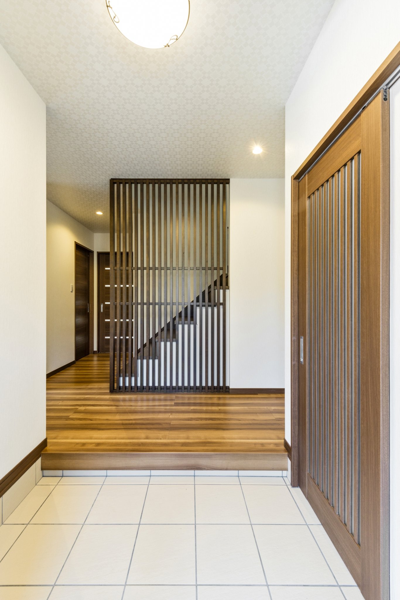 廊下と階段は、あえて普通の動線にしない 心地良さを求めた家と暮らしvol.3 SUVACO スバコ