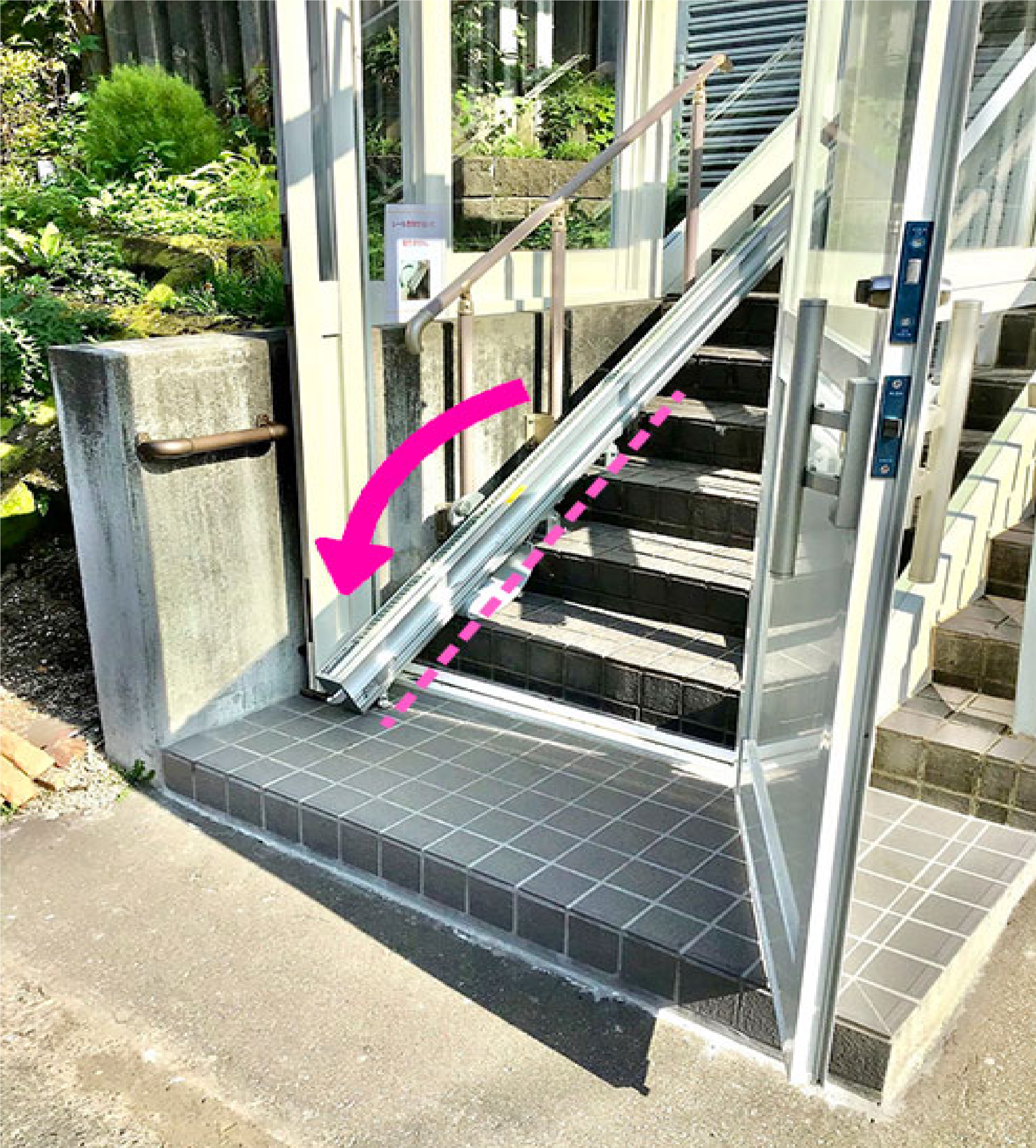 札幌市北区 A様邸 玄関フード 風除室 工事札幌市東区住宅リフォーム・リノベーション専門のLIXILリフォームショップ