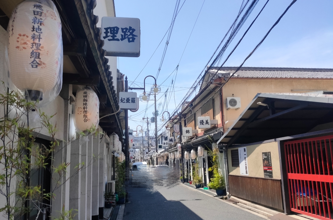 千林商店街からの帰り道、滝井新地辺りををうろうろ😄雨と曇り空が似合うね🌧️☔️ #滝井新地 #千林商店街 #千林駅