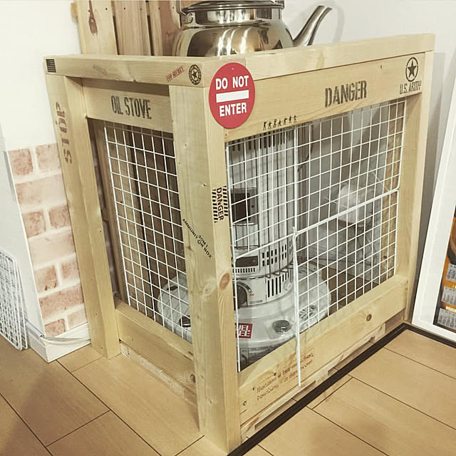 CAMP×DIY ストーブガードテーブル。コンパクトに収まるので、おうちでも、キャンプでも。 かっこいい！オシャレ！自作