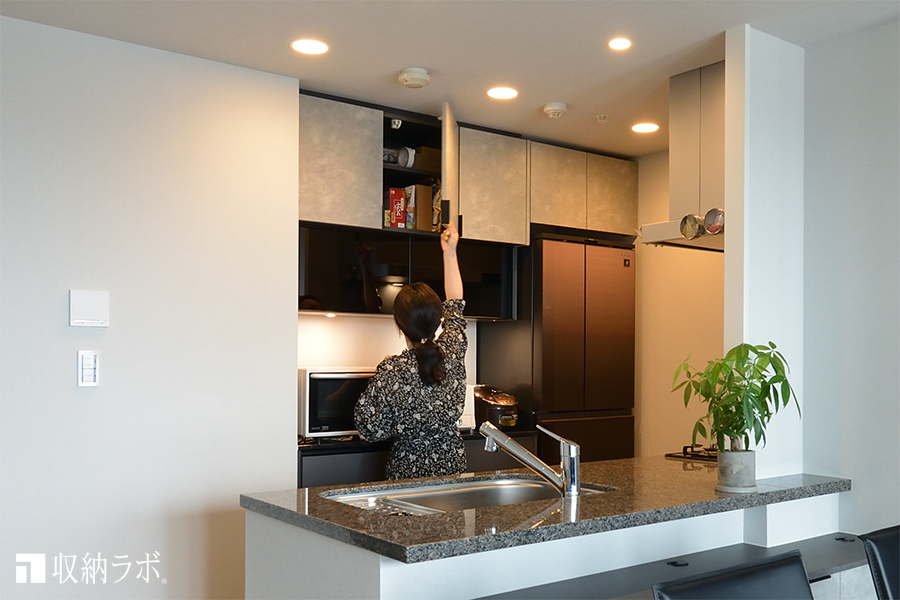 ホテルライクなキッチンを実現したオーダー家具で叶えた食器棚 - オーダー家具・壁面収納・収納ラボ