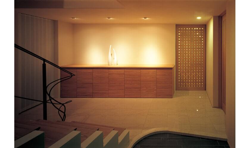 玄関ホール・エントランスが特徴の住宅の設計実例高級注文住宅・RC造の邸宅なら山川設計