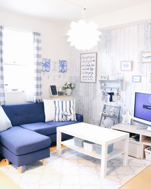 白と青の 10 代部屋のインテリアの写真素材・画像素材 Image 42093936