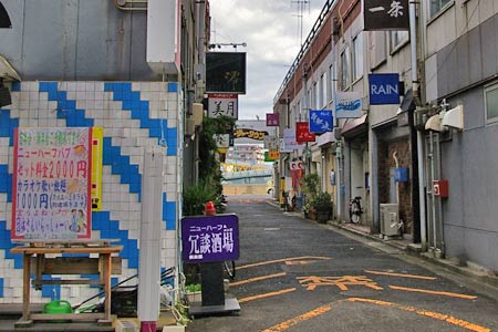 ニューハーフ と 女性 広島市 日本