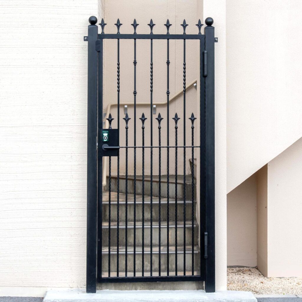 施工例 門扉No.1202 ロートアイアンなら株式会社Kenner ＜ケンナー＞