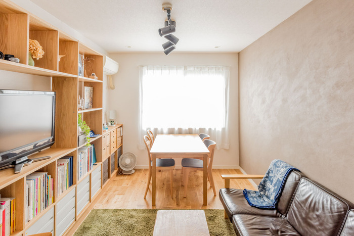 プロが解説 縦長リビングのレイアウト全12パターン！ゾーニングを意識してメリハリのある空間にHello Interior NOTEノート