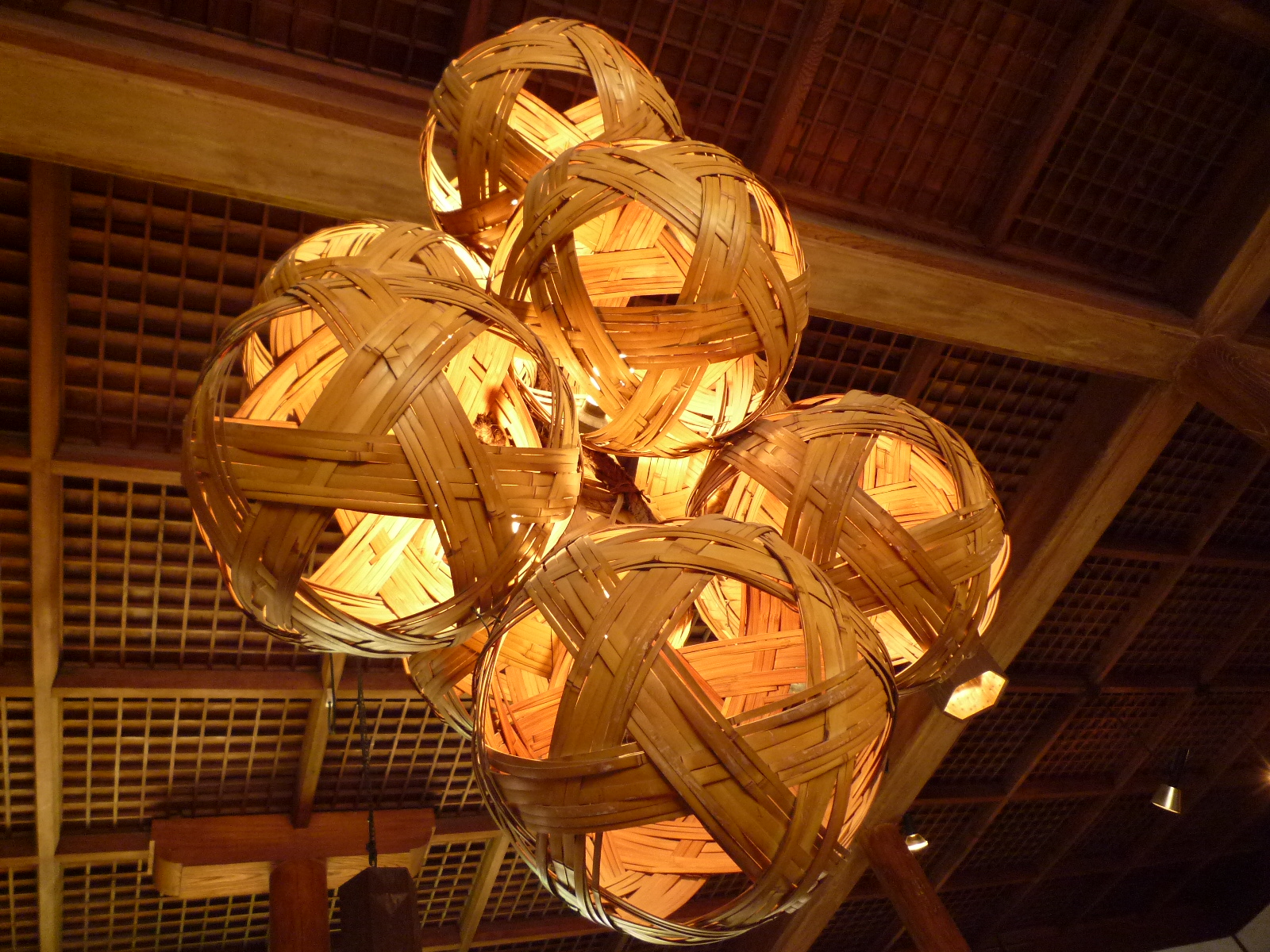 面白い照明」のアイデア 40 件照明, 照明 デザイン, インテリア 家具